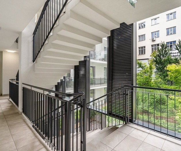 Stylish Apartment with Balcony, Garage & Cleaning