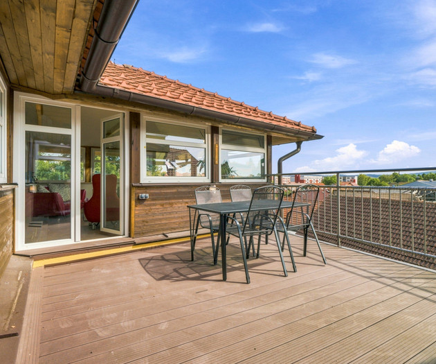 Rooftop terrace with dining set