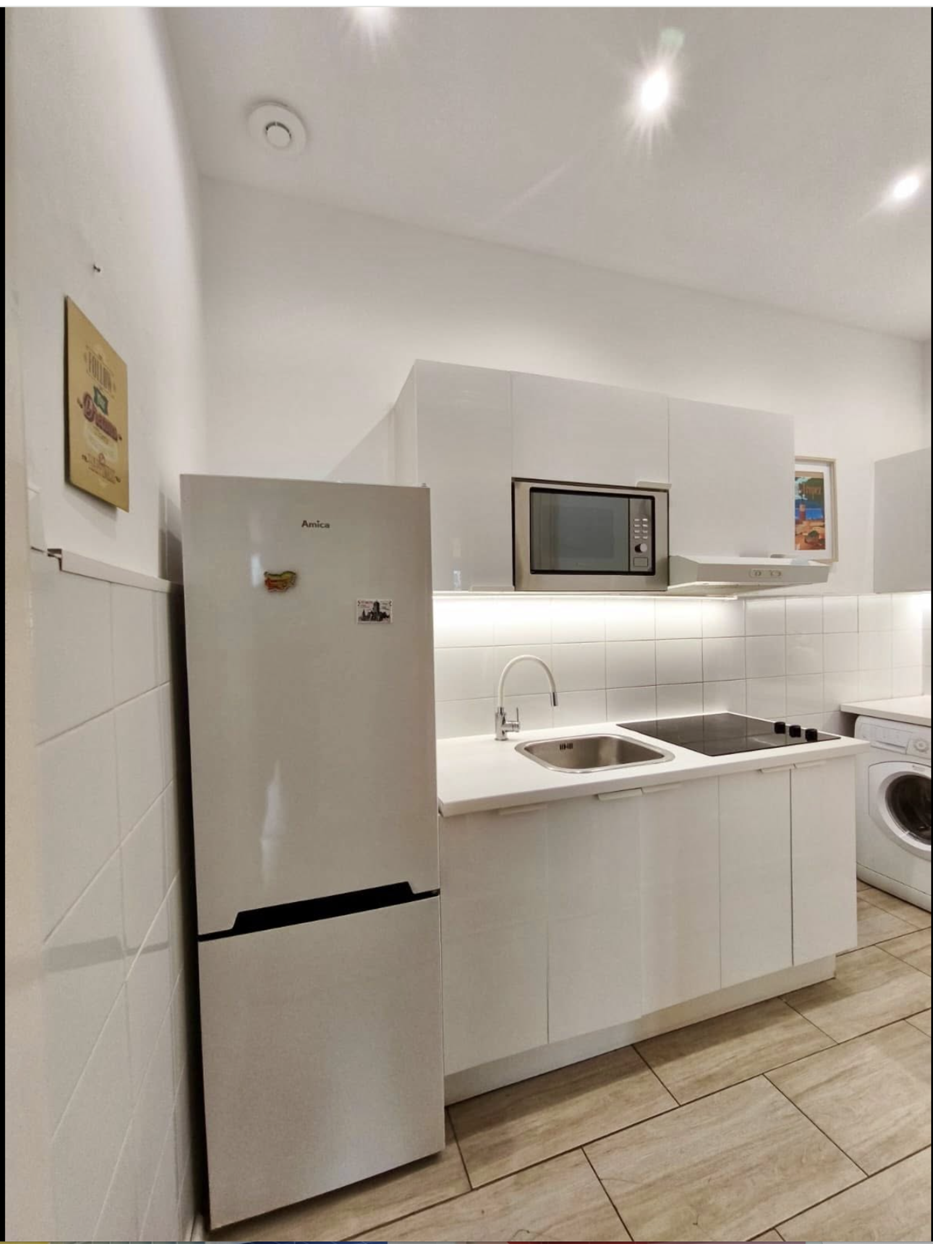 4 SHARED KITCHEN