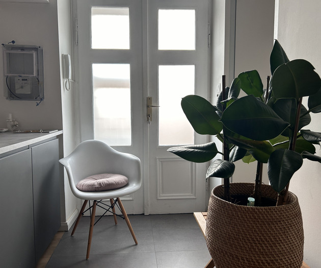 Stylish 1.5-BR Apartment in an Excellent Location