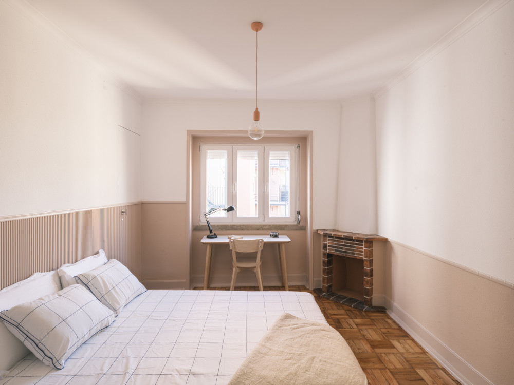 Refurbished apartment in Estefânia preview