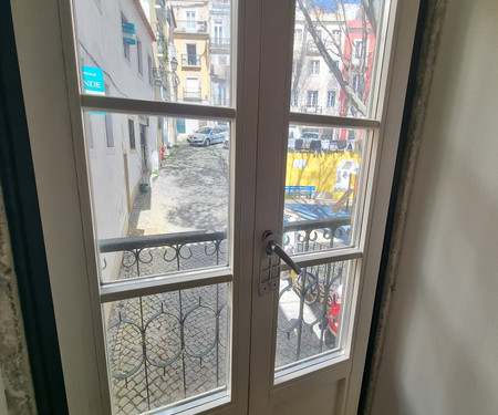 River-view apartment in the heart of Alfama