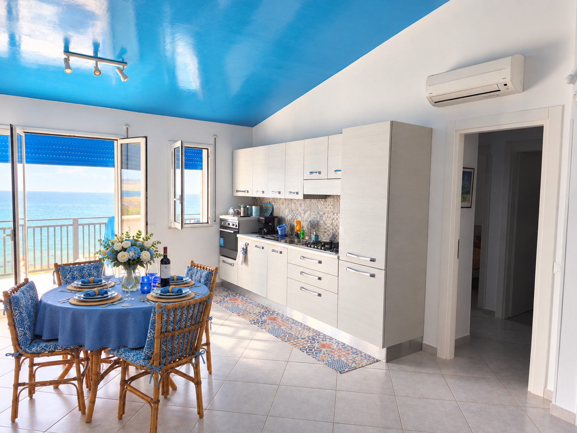 Kitchen and dining area seaside