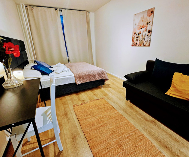 Luxe 2BDR for 1-8 guests | Own Garden, Parking Gym