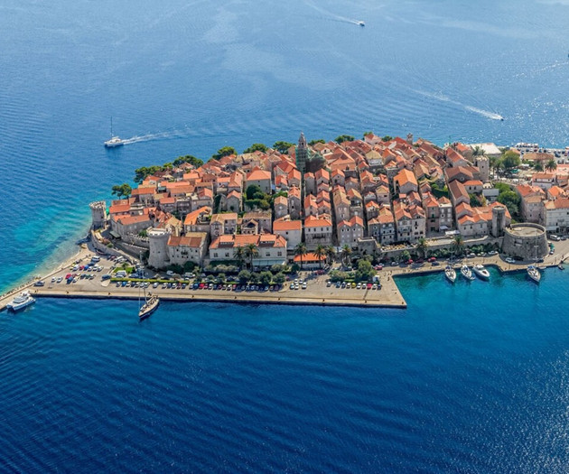 A1 apartment next to the beach, with the sea view
