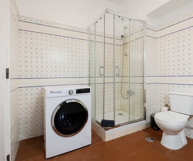 Central Apt with AC,  pool and tennis court