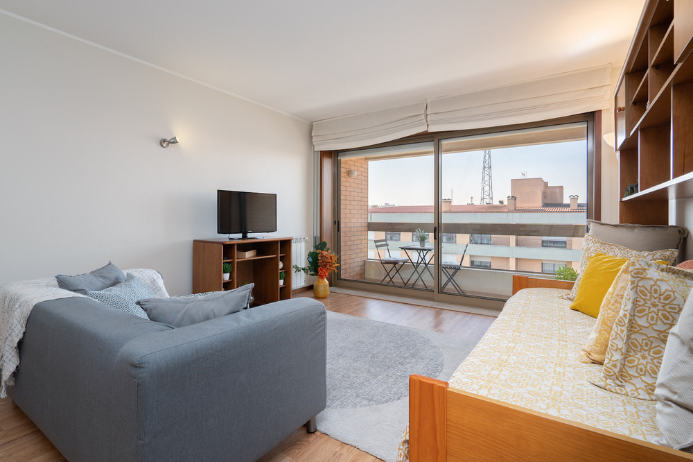 Cozy Sunny Flat w/ Terrace | São João preview