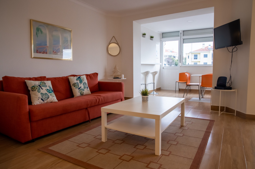 Spacious and Sunny Apartment - 10 min from the sea preview