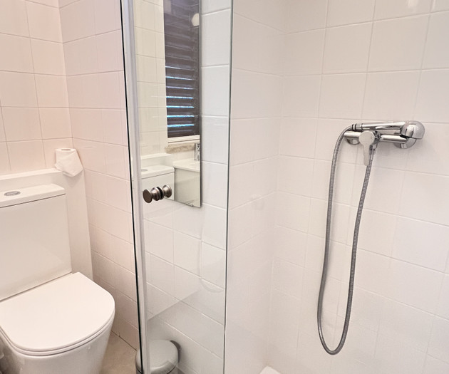 Cozy & Fully Furnished Ocean Blue Room in Lisbon