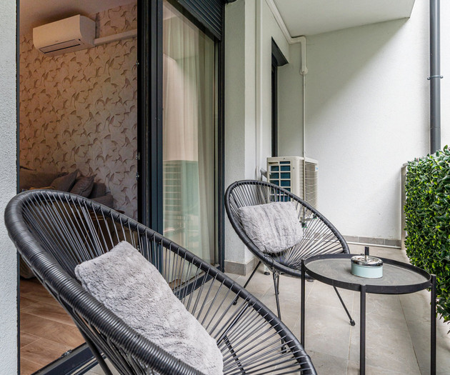 Stylish Apartment with Balcony, Garage & Cleaning
