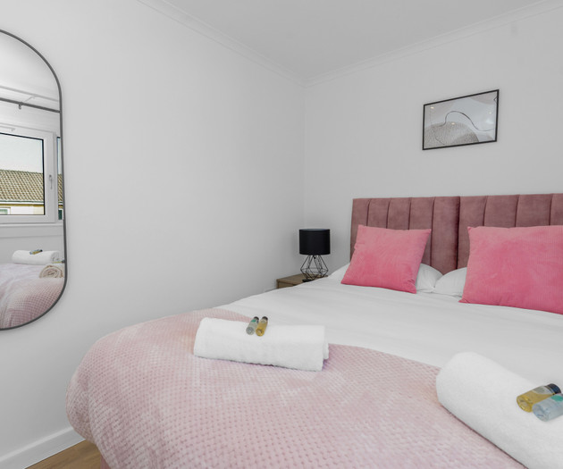 Three Bedroom Home with Parking in Livingston