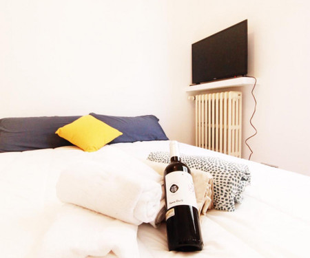 R0158- Room in flat to share in Barcelona