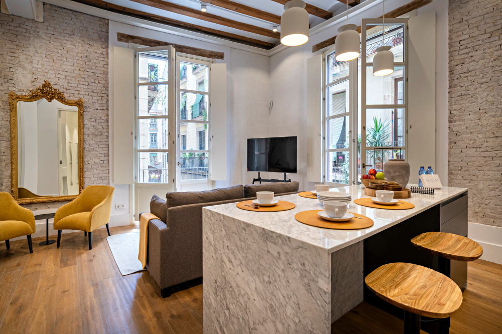 Elegant long-stay apartment in downtown Barcelona preview