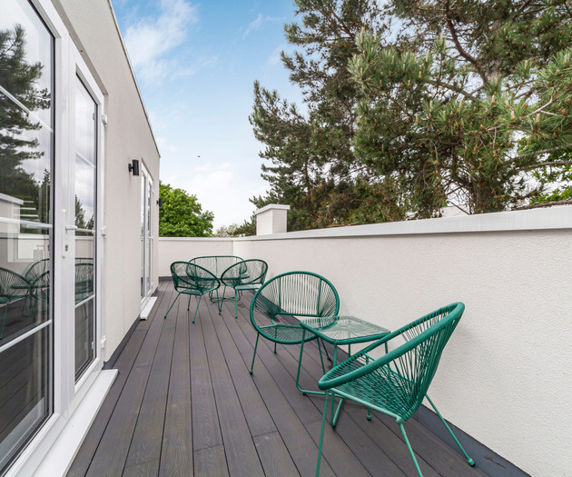 Chic and Classy 2BR Penthouse w/ Parking, 6 Guests