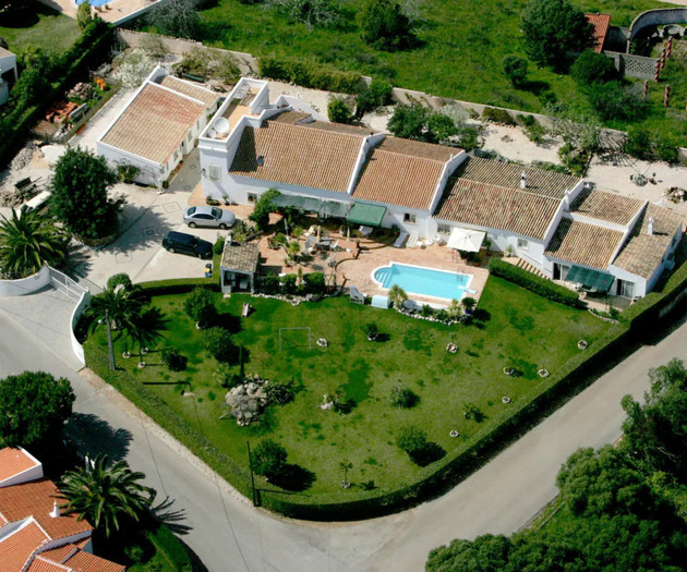 Jacarandá Apartment in Quinta Velha by LovelyStay