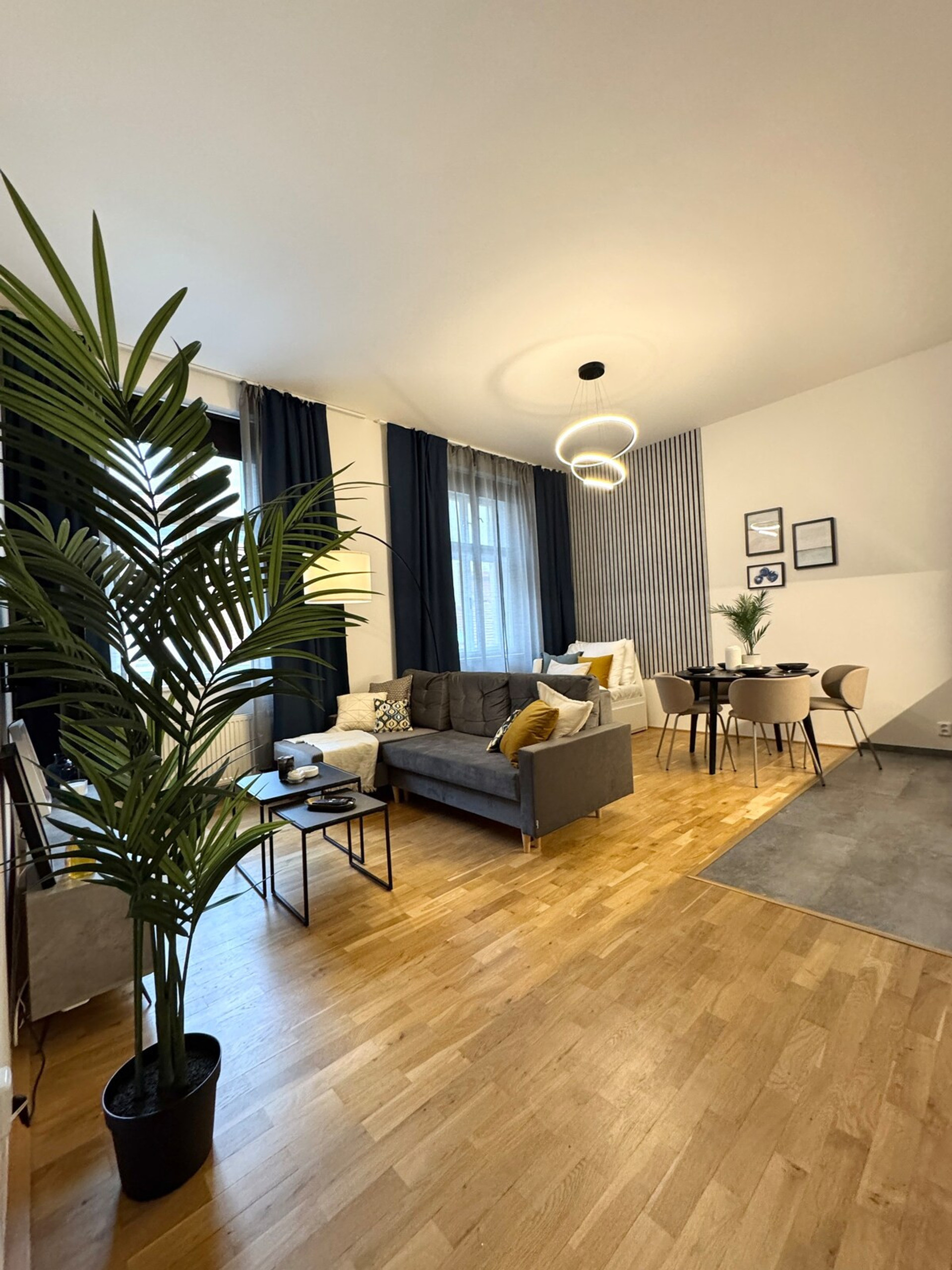 Living room image 4
