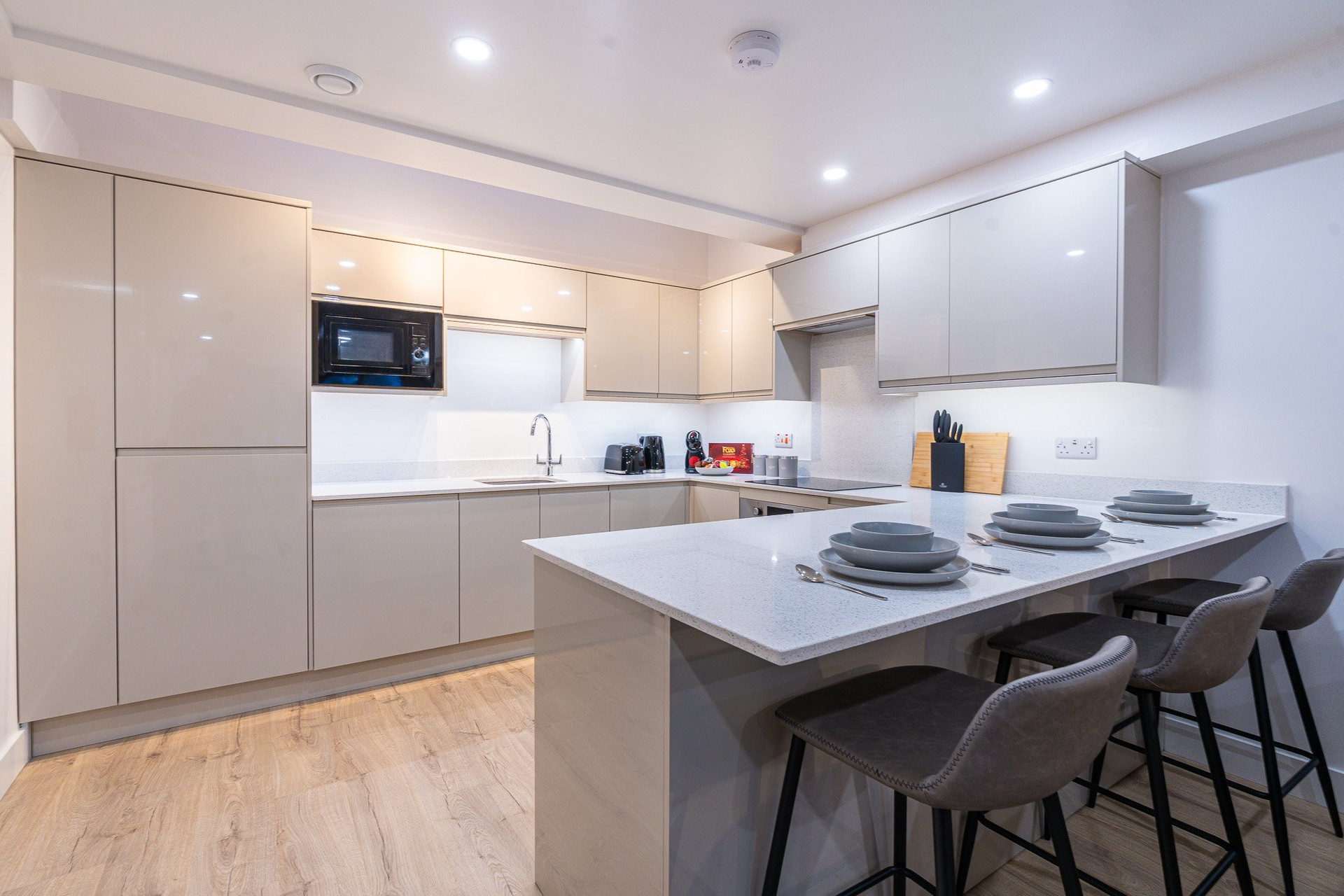 Modern kitchen with breakfast bar