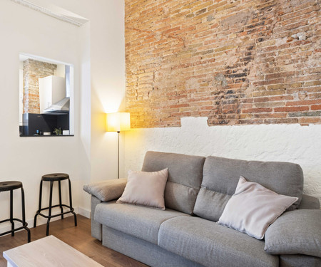 Fabulous 3 Bed with Terrace in Charming Gracia