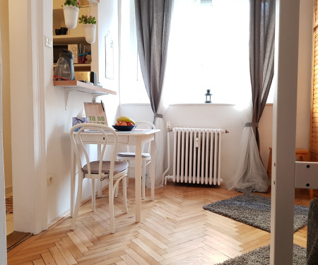 super location cozy small apartment