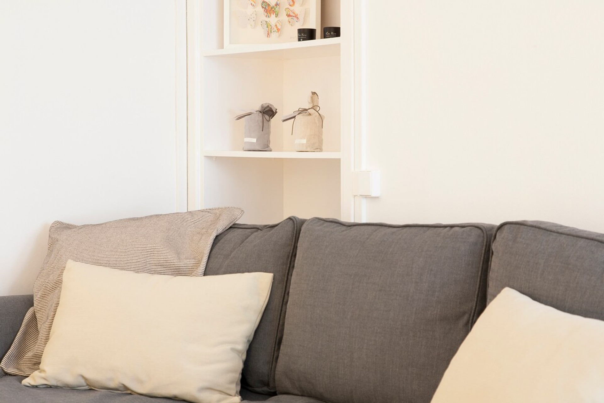 Living room image 2