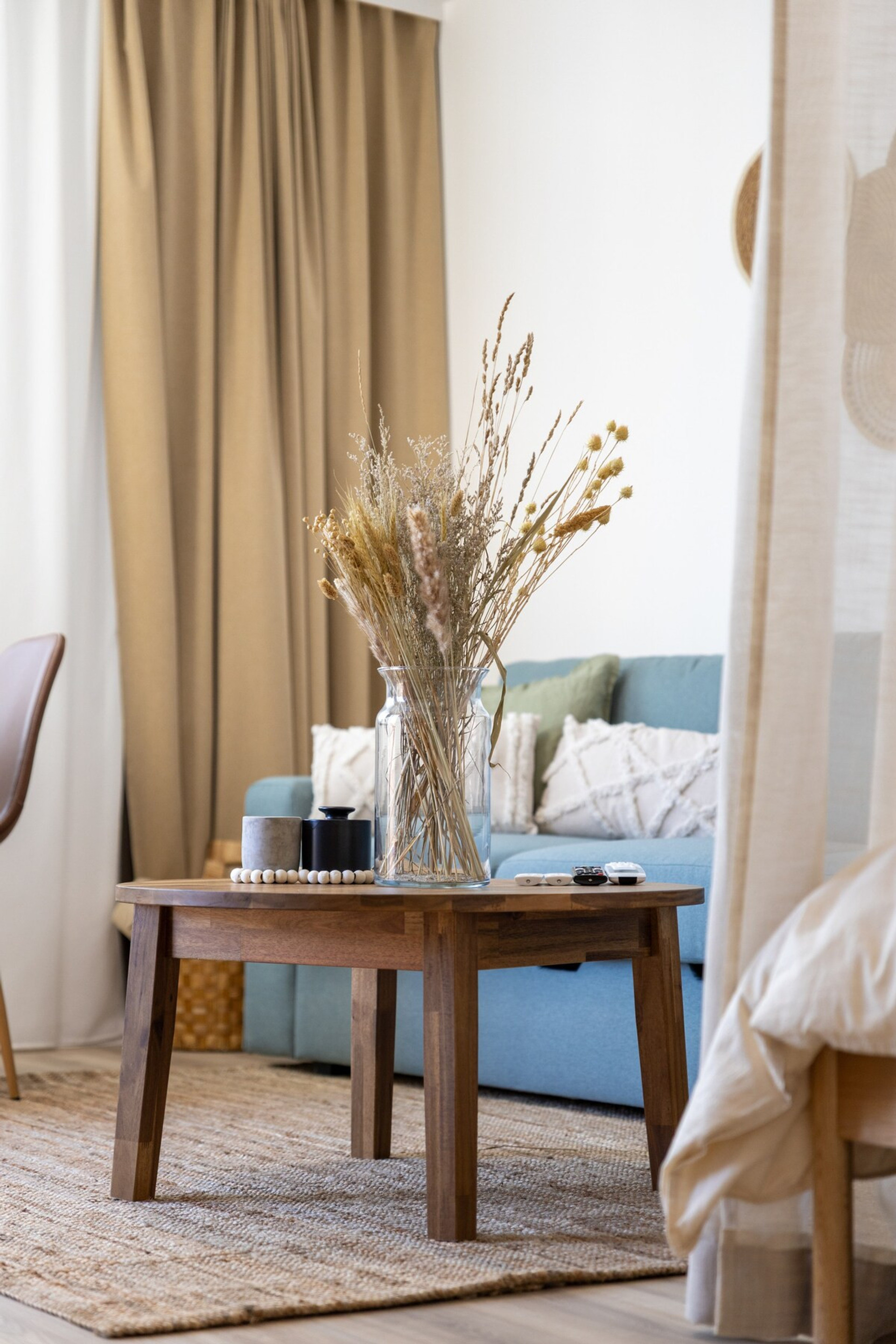 Living room image 3