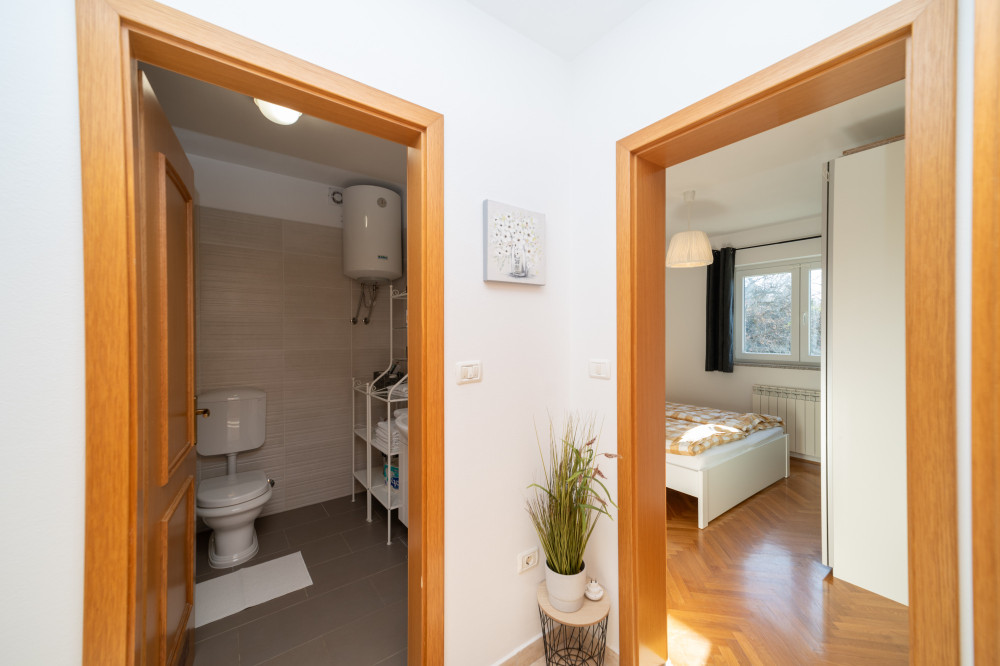 Sunny Apartment near the beach AppNevis preview