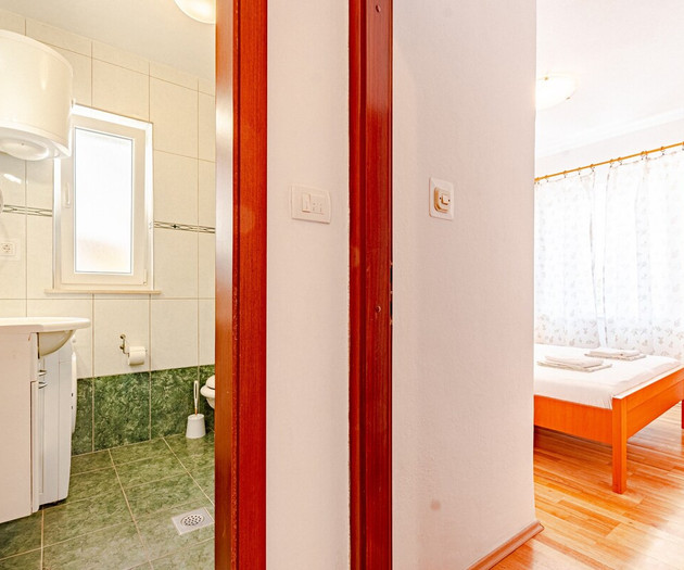 A1 apartment next to the beach, with the sea view