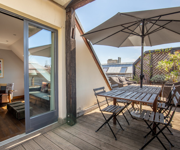 Útulný penthouse 1+kk se soukromou terasou