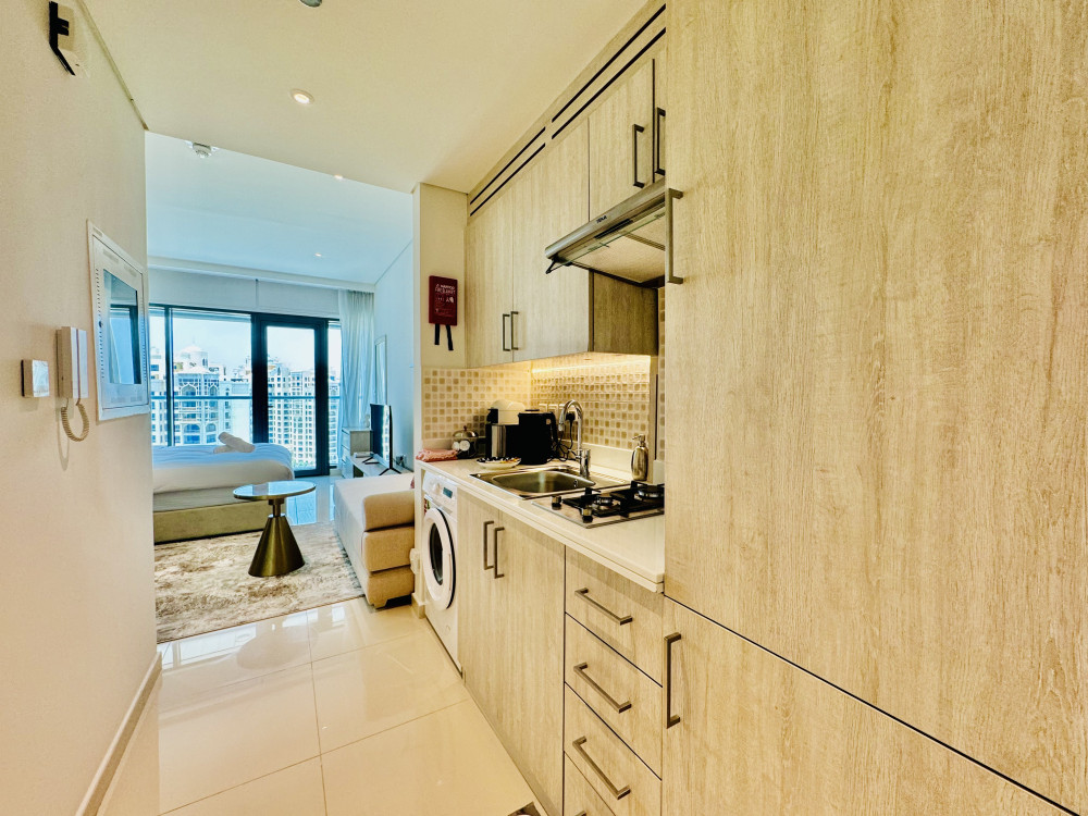 Luxe Studio | Beach Access | Palm Jumeirah preview