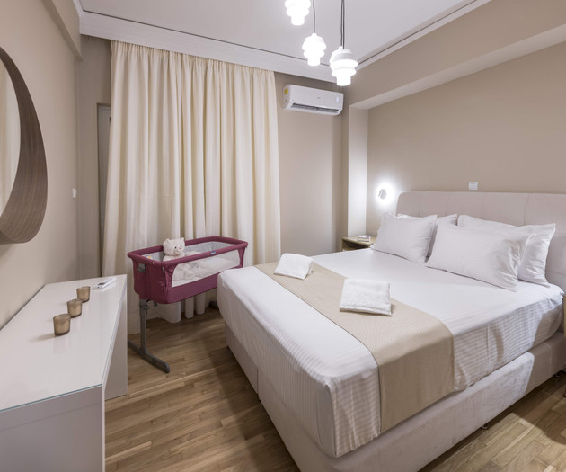 Modern Stone Suite: 1Gbps Fiber & Space for 6
