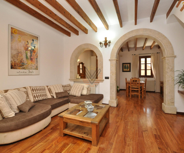 Es Convent, Charming restored town house in the wa