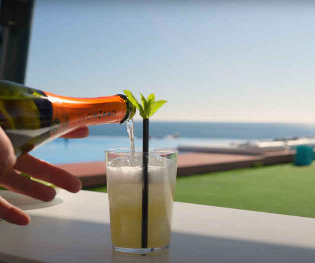 Luxury Beachfront Apt | Heated Pool, Gym & Seaview