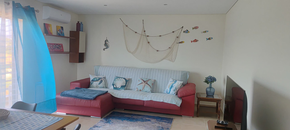 Spacious, bright apartment with fast WiFi! preview