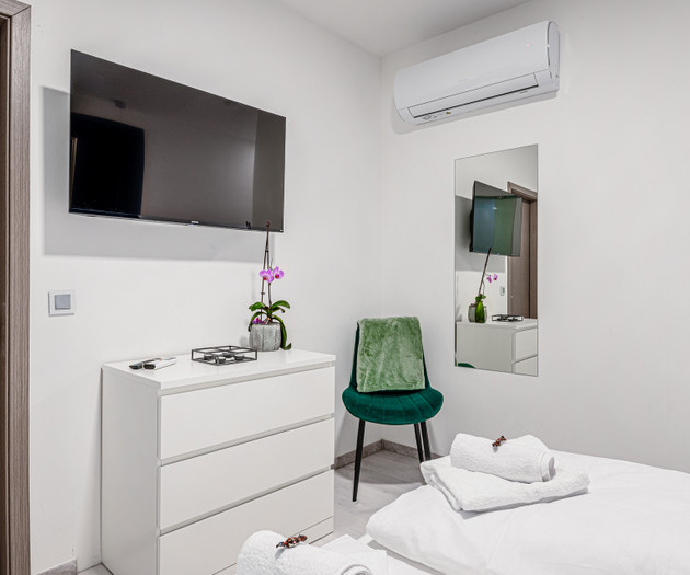 Boutique Oasis – Studio w/ AC & Smart TV