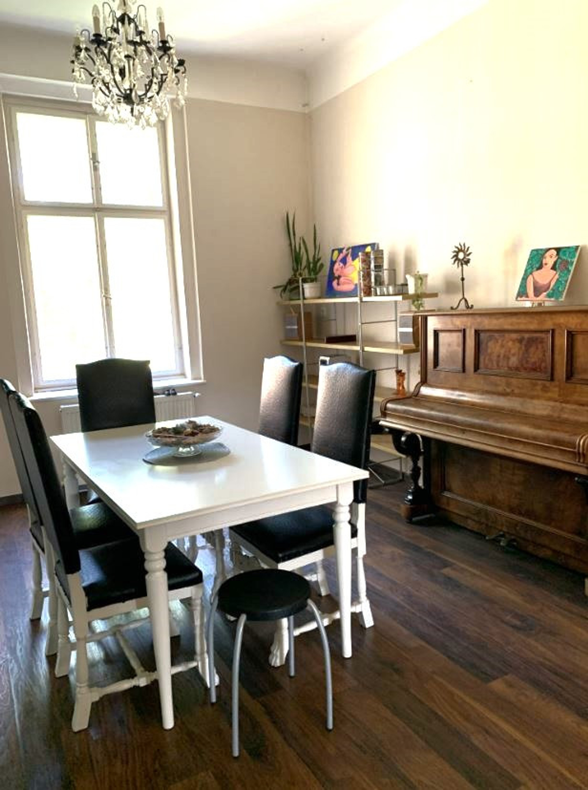 kitchen / eating room