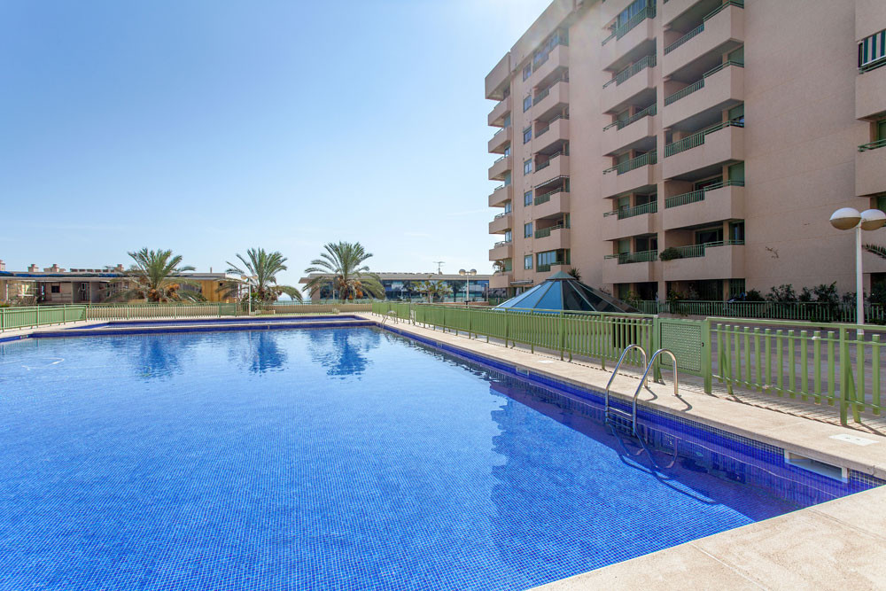 Apartment with pool on the beach of Valencia preview