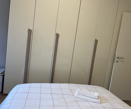 Queen-size bed Room in Milan Center(nearby subway)