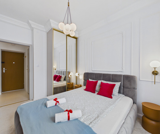 Paris in Warsaw Apartment near Hala Mirowska