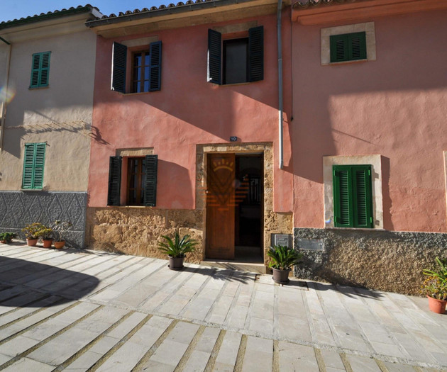 Es Convent, Charming restored town house in the wa