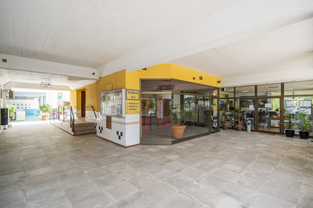 Spacious 1 bed in Vilamoura w/ Fast Wifi & Pool