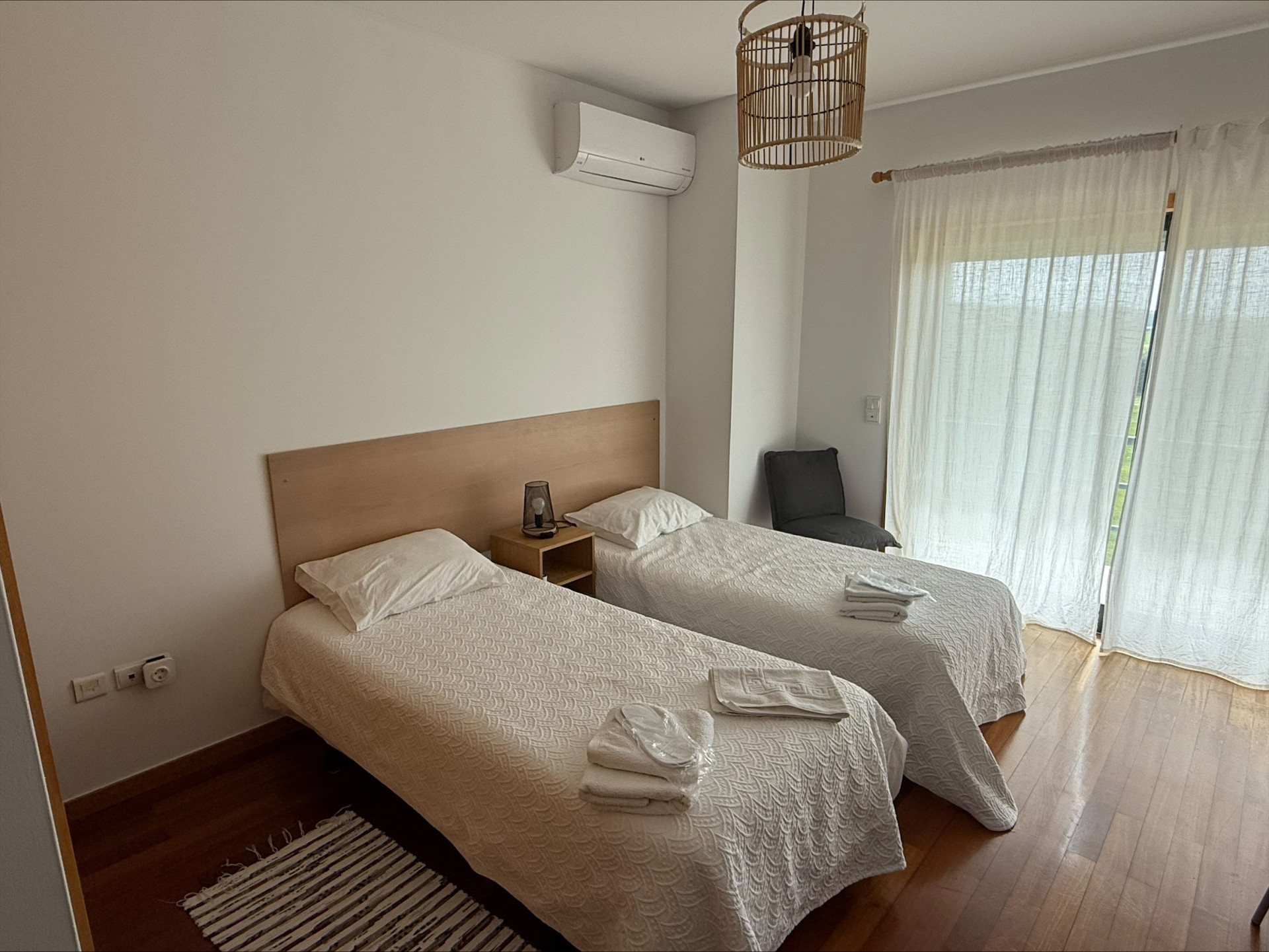 Room 1 - Pool/sea view