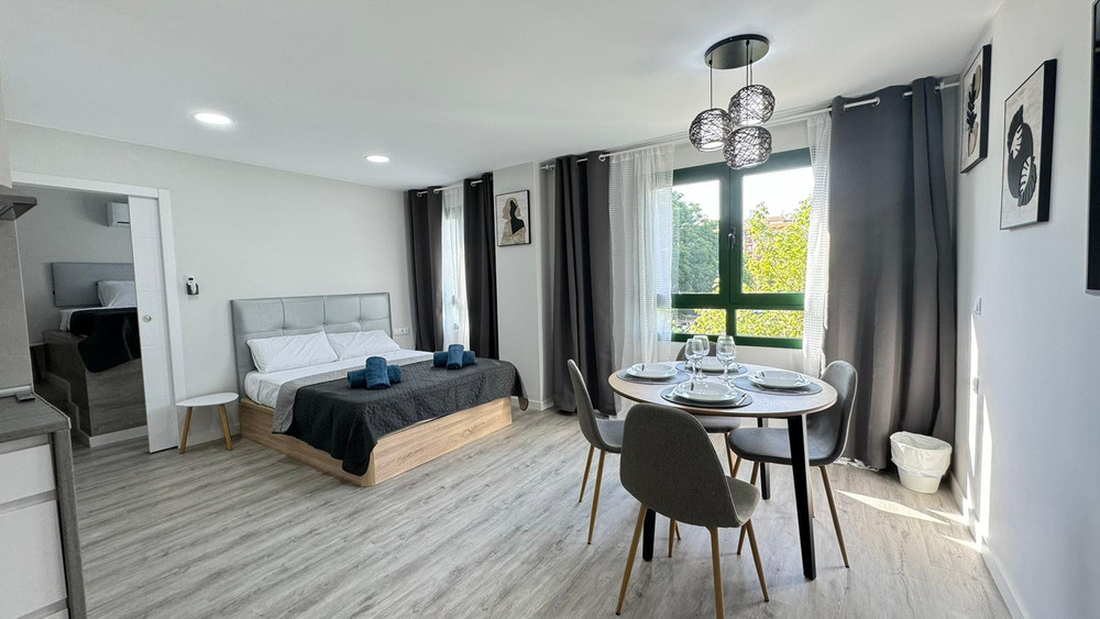 New 1 bedroom apartment KING SIZE bed preview