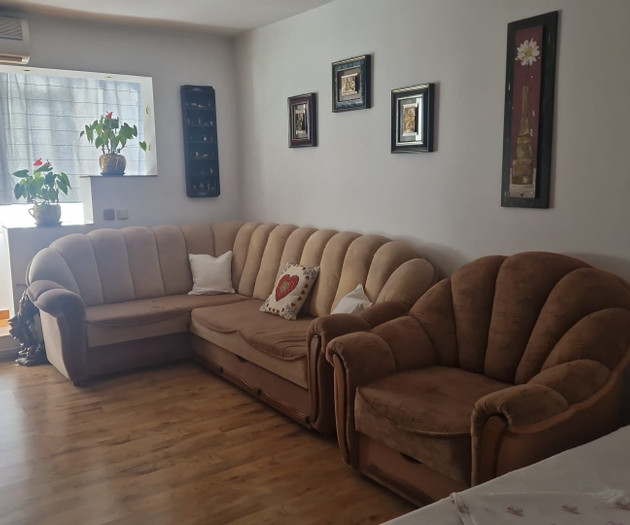 Large Group Accommodation Bucharest, 4 apt,20slips
