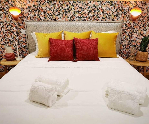 Luxury 5‑Bedroom Villa with Pool and Garden