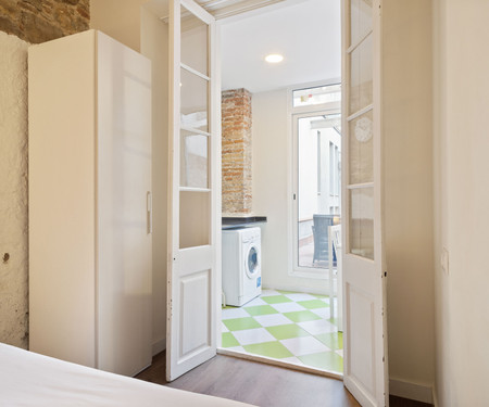 Fabulous 3 Bed with Terrace in Charming Gracia