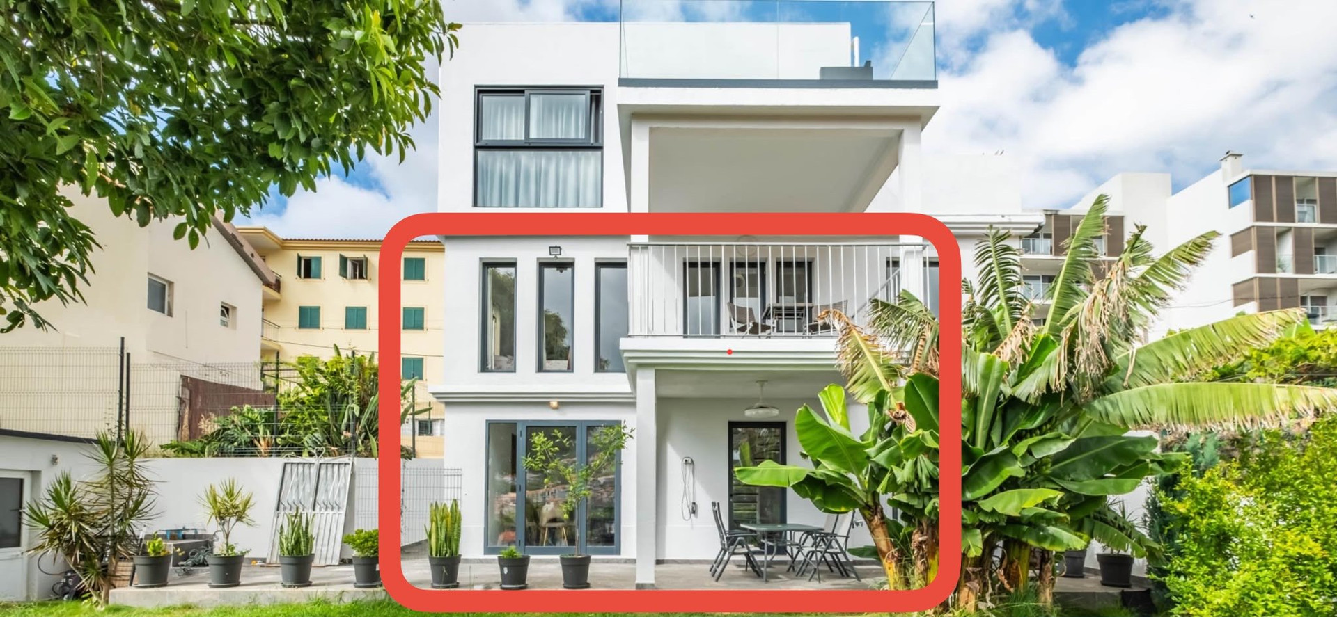 Apartment is 2 floors from building