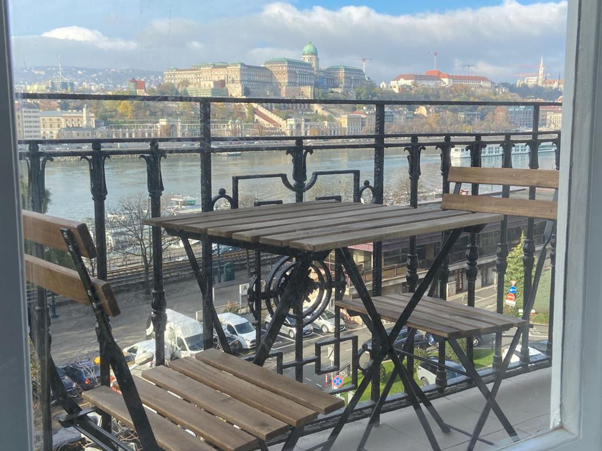 balcony