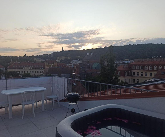Apartamento con jacuzzi y vistas al skyline