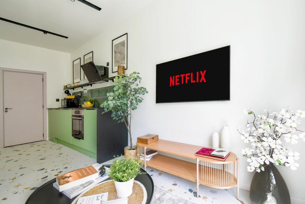 Lux Duplex: Prime Location, AC, Streaming, Desk preview