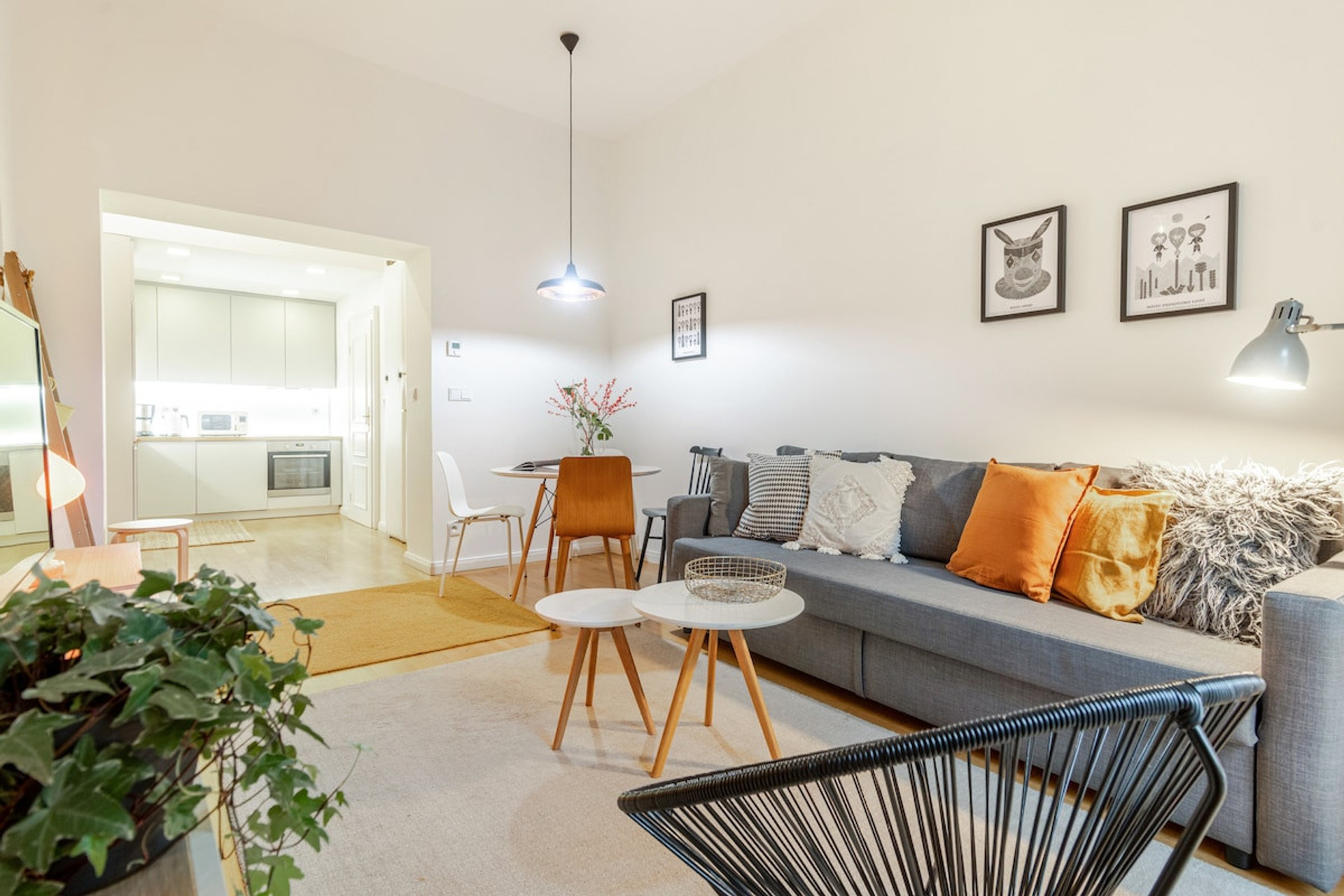 Living room image 5